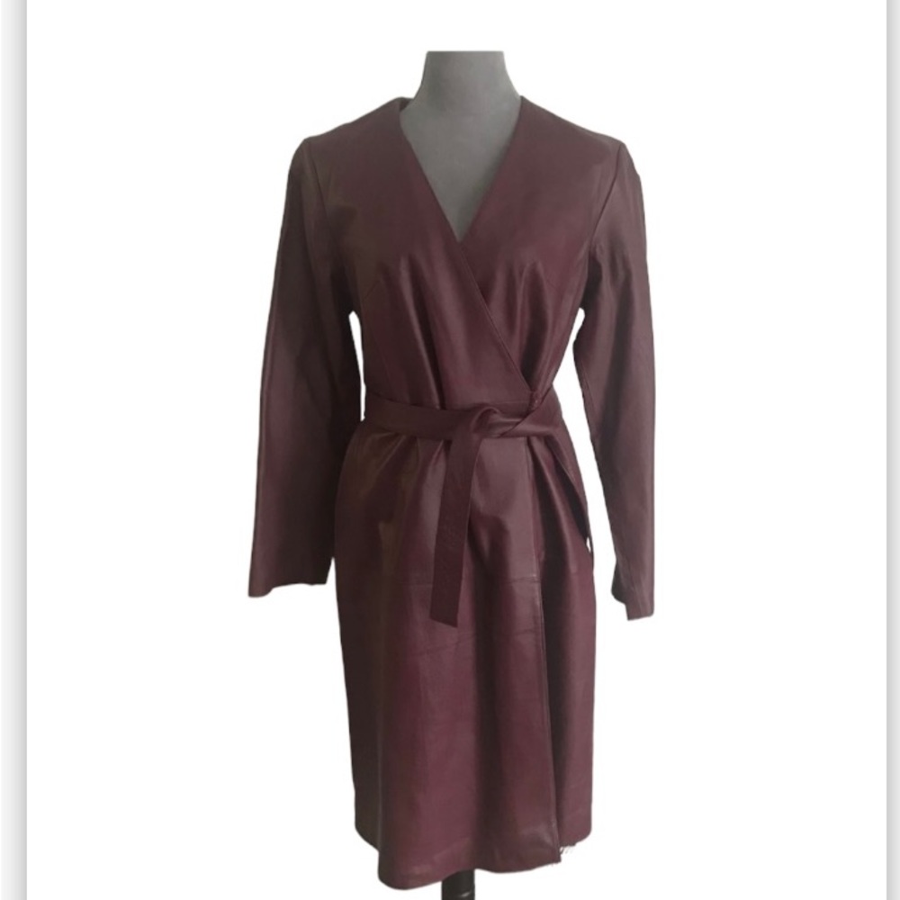 Retro Newport News Easy Style leather jacket with tie belt.